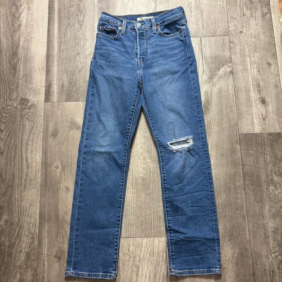 Levi’s Wedgie Straight Women’s Jeans Size 26 distressed style, button fly - Picture 1 of 4